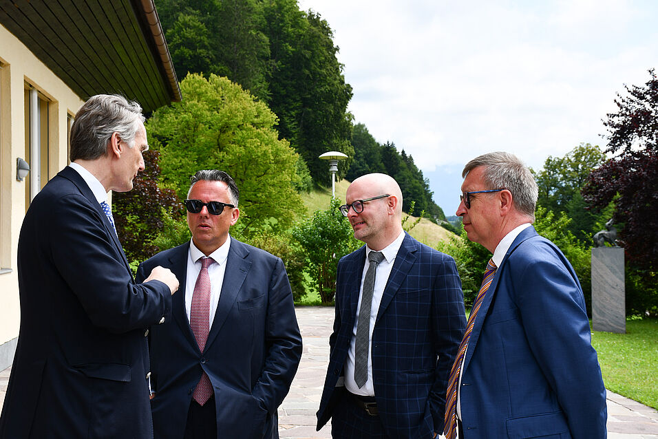 Rector Schütze; Direktor (AAA) Oberhammer; Prof. Schloenhardt; Prof. Meissel, Direktor der Sommerhochschule